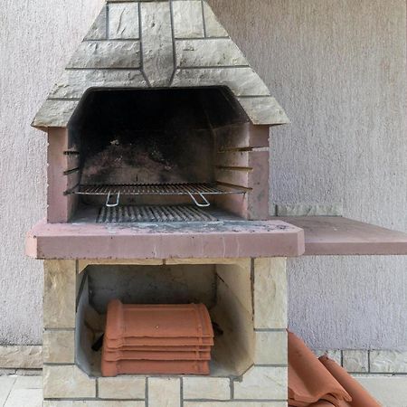 1 Bedroom Cozy Apartment In Jadranovo Dış mekan fotoğraf