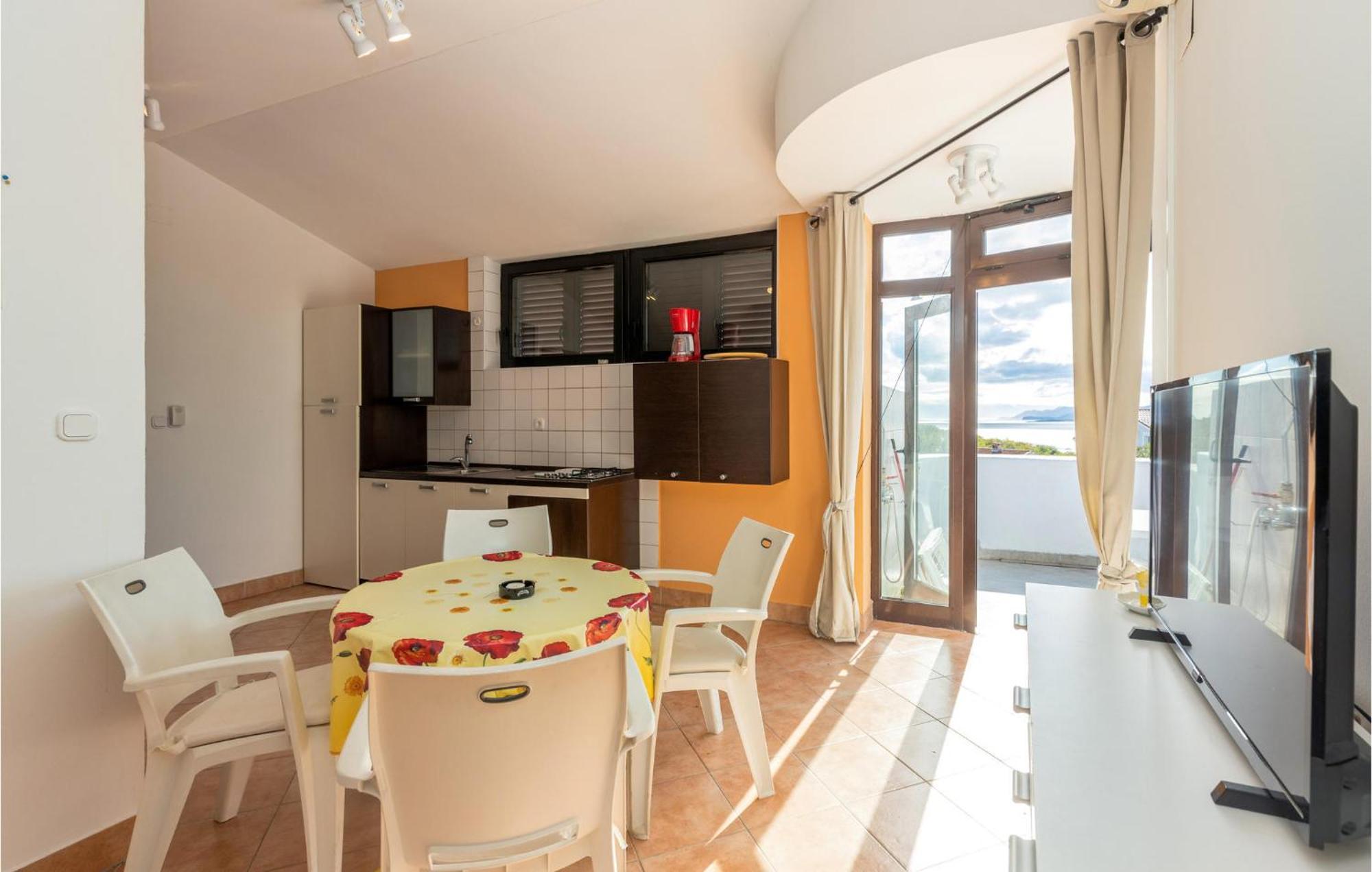 1 Bedroom Cozy Apartment In Jadranovo Dış mekan fotoğraf