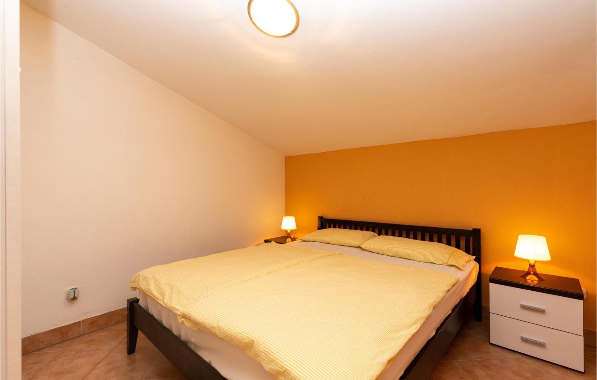 1 Bedroom Cozy Apartment In Jadranovo Dış mekan fotoğraf