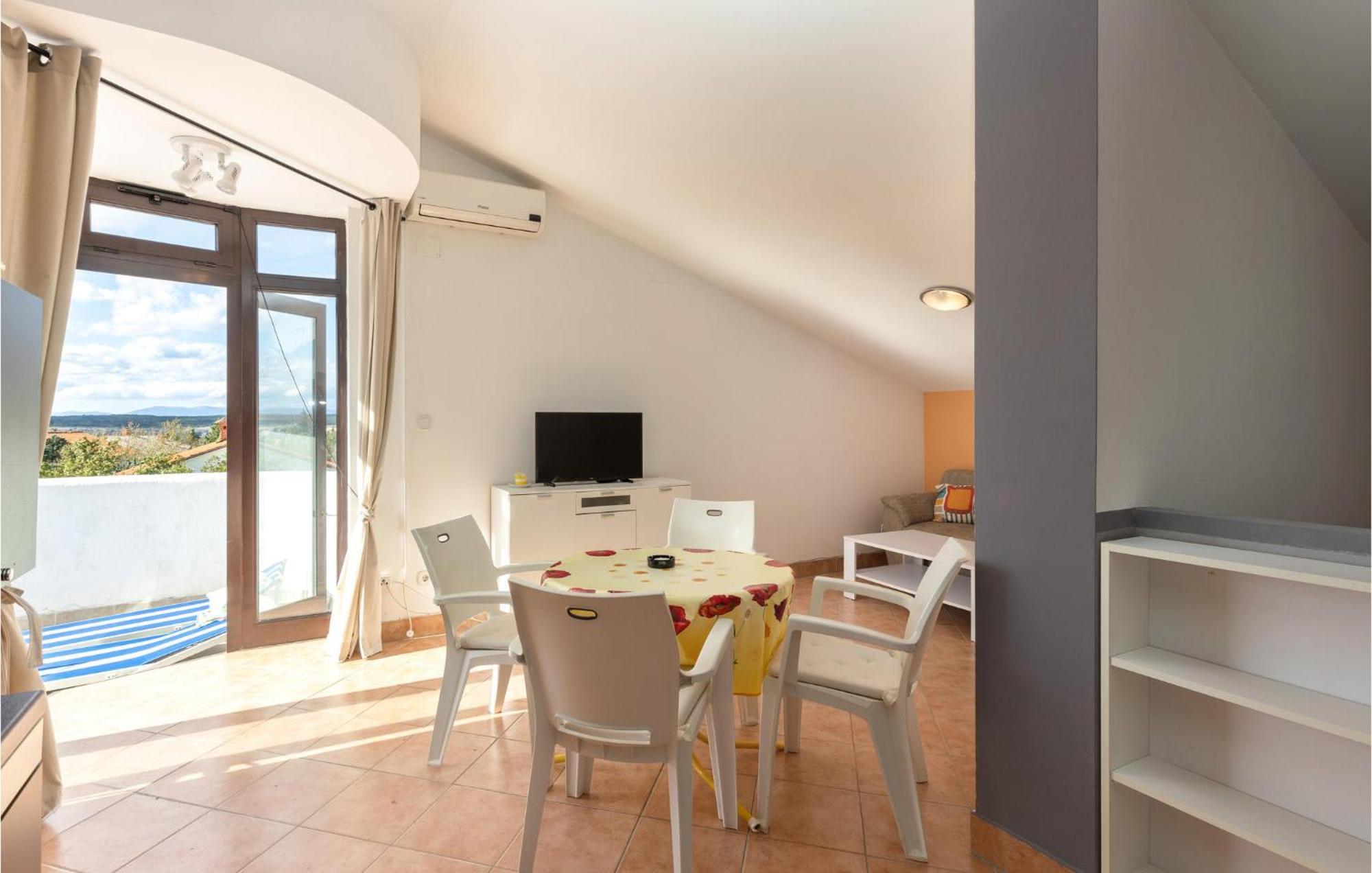 1 Bedroom Cozy Apartment In Jadranovo Dış mekan fotoğraf