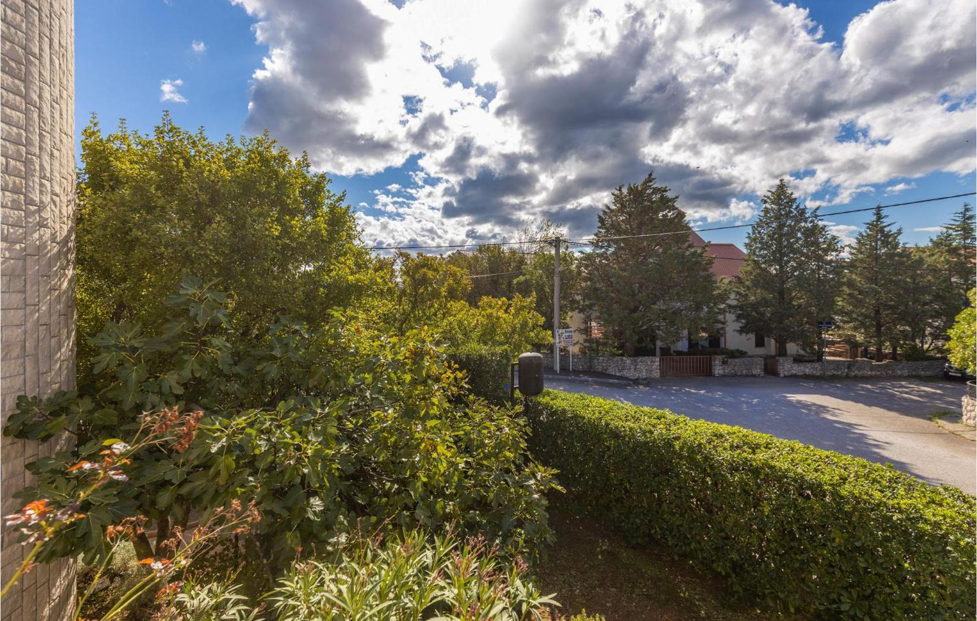 1 Bedroom Cozy Apartment In Jadranovo Dış mekan fotoğraf