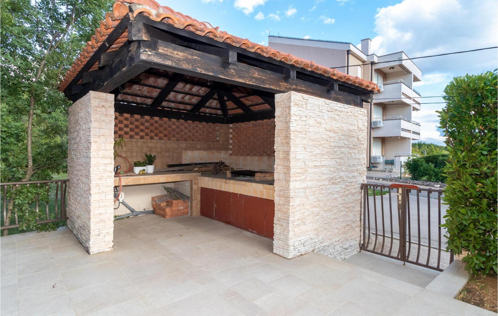 1 Bedroom Cozy Apartment In Jadranovo Dış mekan fotoğraf